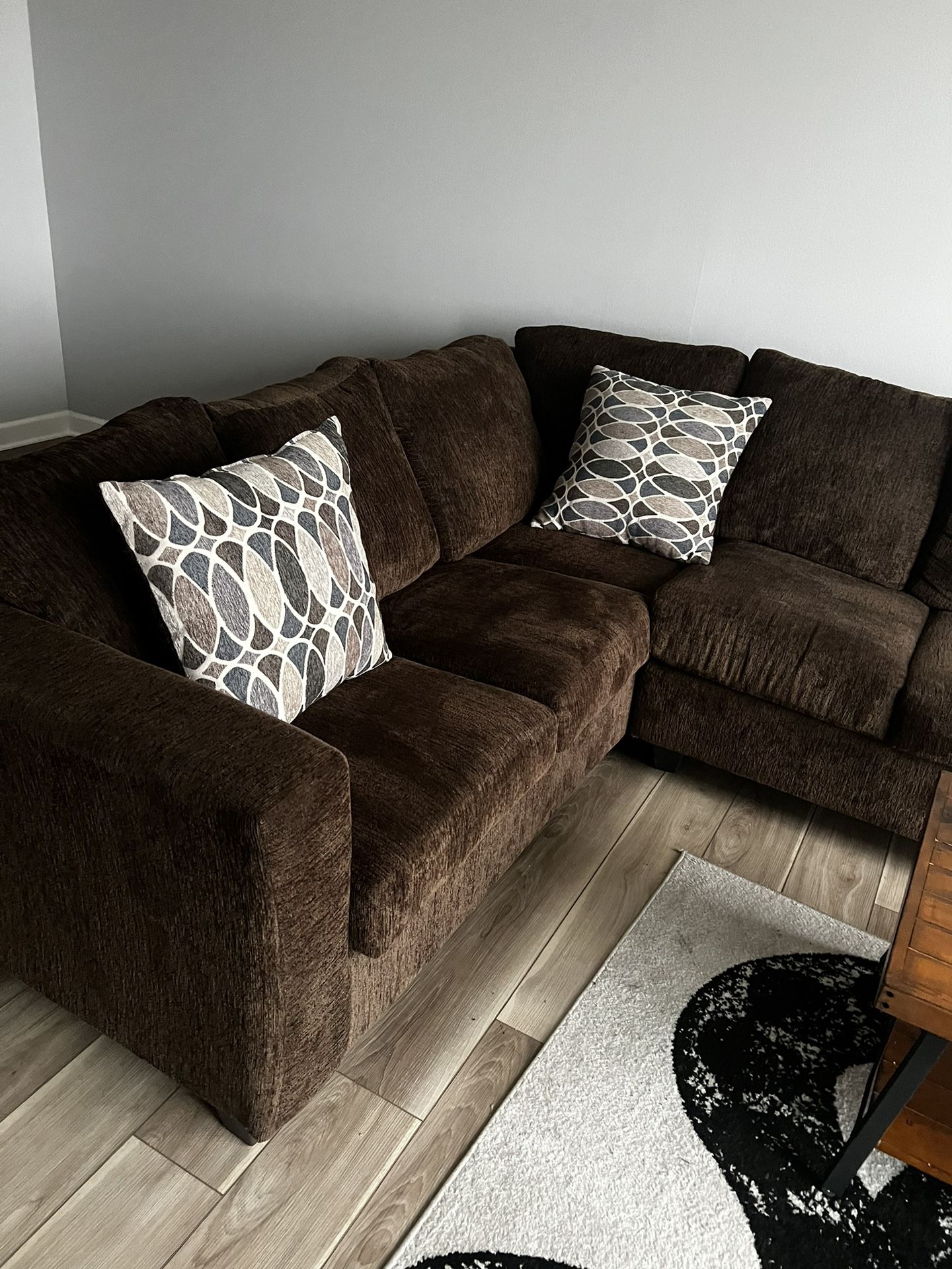 ALMOST NEW SECTIONAL FOR SALE for Sale in Addison, IL OfferUp