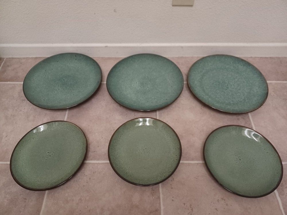 Set of 6 Stoneware Plates, By Threshold, Belmont Green