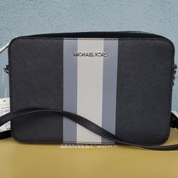 Michael Kors Crossbody ✨️ 2 Colors Available ✨️