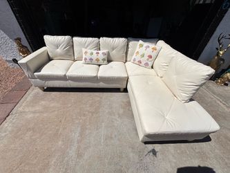 Fake leather sectional couch set,like new,can deliver