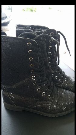 Girls Black sparkly combat boots. Size 2