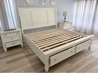 King Bed, 2 Night stands and dresser