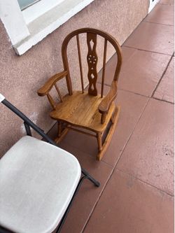 Toddler rocking chair