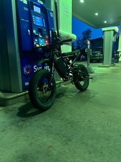 Ghostcat purple/black 35mph (need gone) or trade for gas dirt bike.