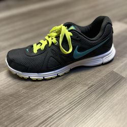 Nike Revolution 7.5/8
