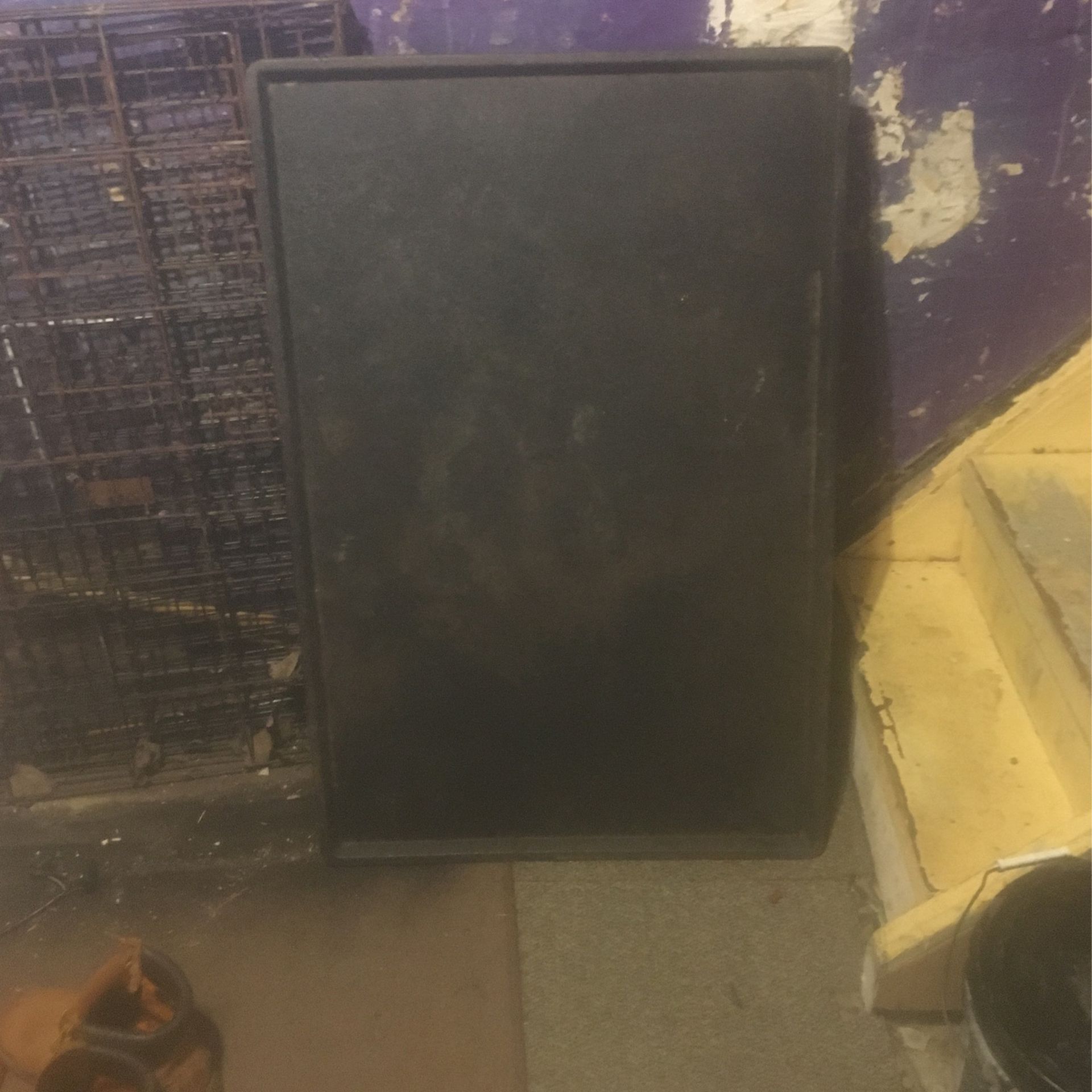28 In X 32 In    X Large Dog Cage  And Pan