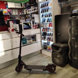Electric scooter 🛴 brand new - goes up to 20miles for adults - on special cash deal $195