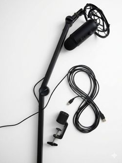 Microphone Bundle
Logitech for Creators Blue Yeticaster Pro Broadcast Bundle with Yeti USB Microphone