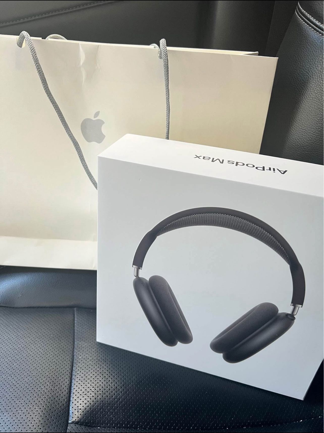 Apple AirPods Max Midnight w/ Smart Case and USB-C Charger