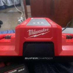 Milwaukee Supercharger And 2 Forge 8.0 Batteries 