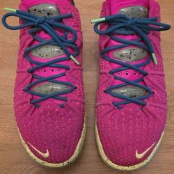 LeBron 18 Men's Basketball Shoes (Size 10)