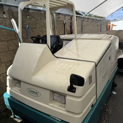 Tenant Industrial Scrubber Sweeper