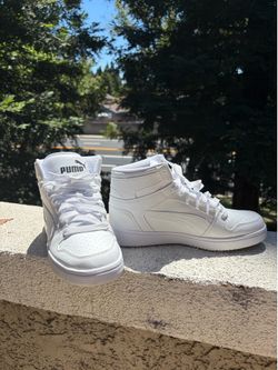 Puma Men’s White Sneakers Size 9.5 - Worn Once