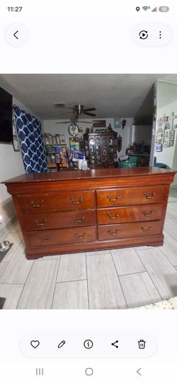 Dresser