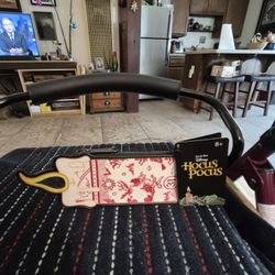 Hocus Pocus Loungefly Glow In The Dark Card/Coin Holder