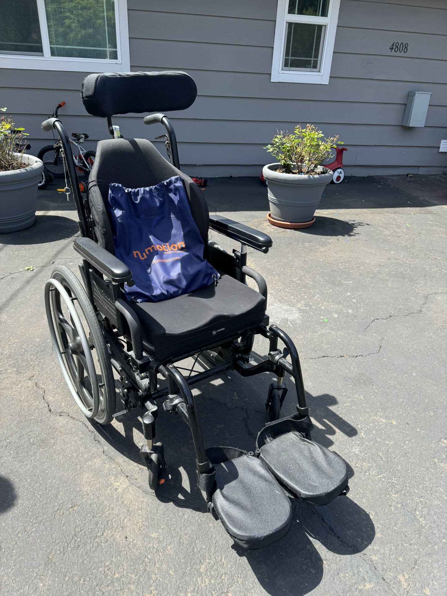 Tilting Wheelchair 