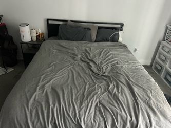 Queen bed