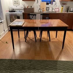 Expandable Dining Table 
