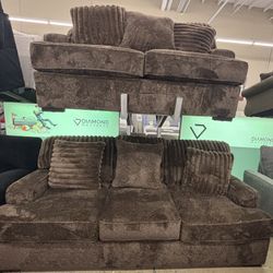 Beautiful Sofa & Loveseat 