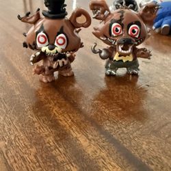 (2) figures Funko Mystery Mini Five Nights at Freddy's Series 2  NIGHTMARE FOXY F