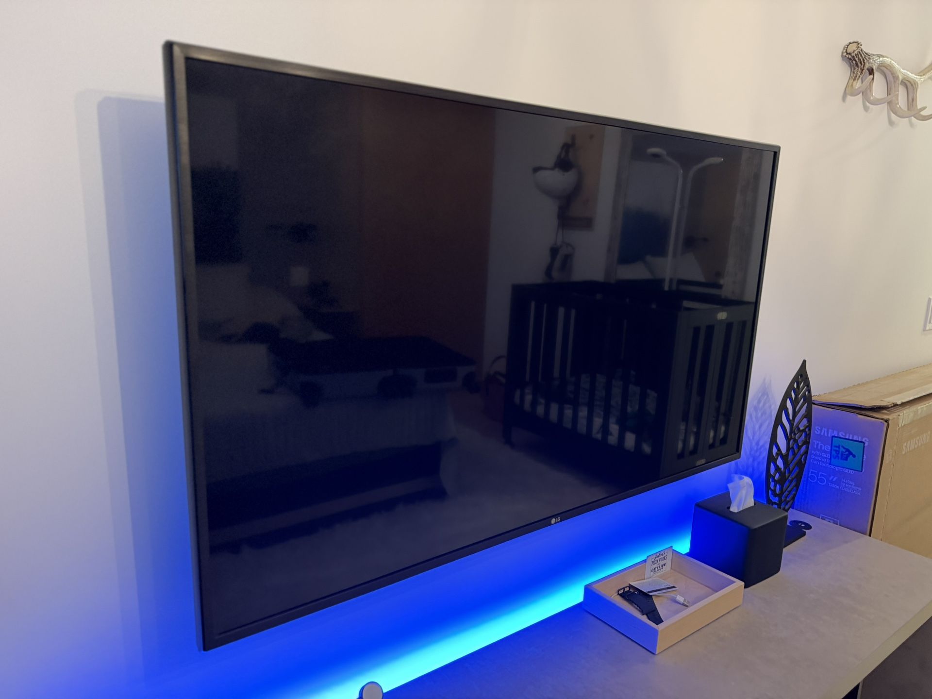 LG 49" Class 4K (2160P) Smart LED TV (49UK6200PUA)