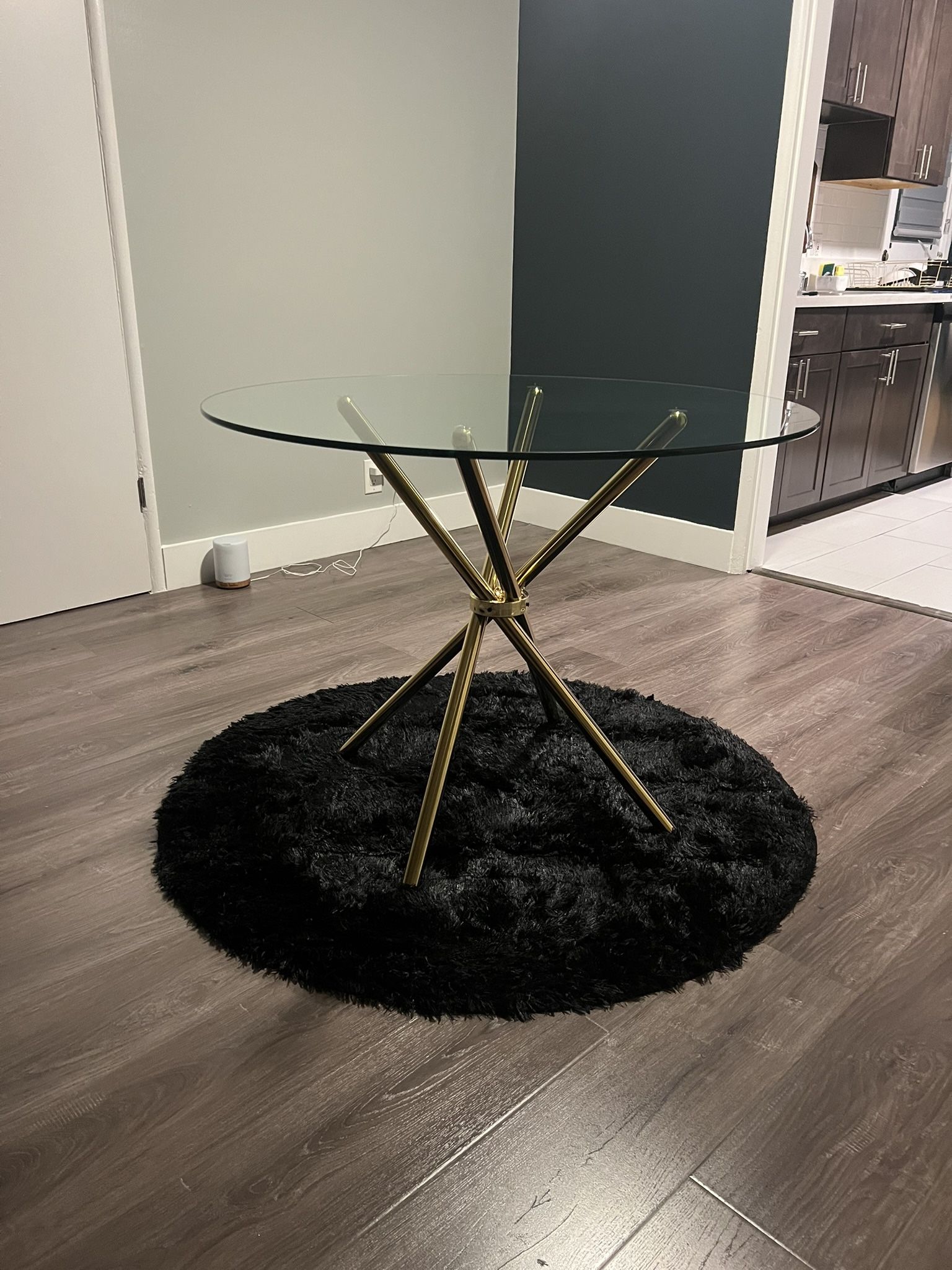 Elegant Gold Round Dining Table 39”