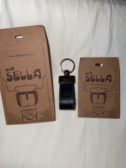Key chain with initials engraved E.G