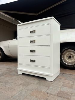 Vintage Wood 4-Drawer Dresser Chest