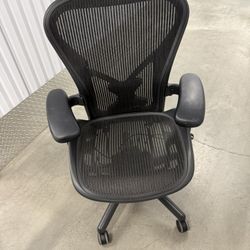 Aeron Chair Fully Loaded 
