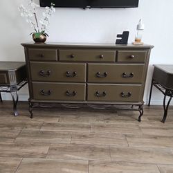 Dresser and Nightsands 