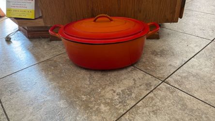 Extra Large Belgian oval enamelled cast iron dutch oven