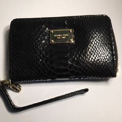 Black leather Michael Kors wallet