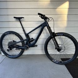 Large 2020 SantaCruz Megatower C