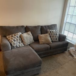 Miskelly Sectional Couch For Sale $600 