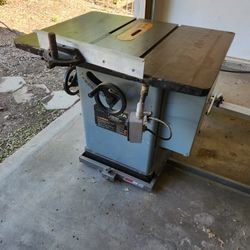 Delta Unisaw - ( Tablesaw )