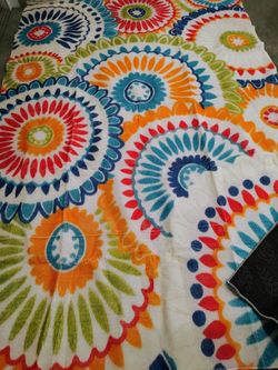 (new) 8X10 area rug