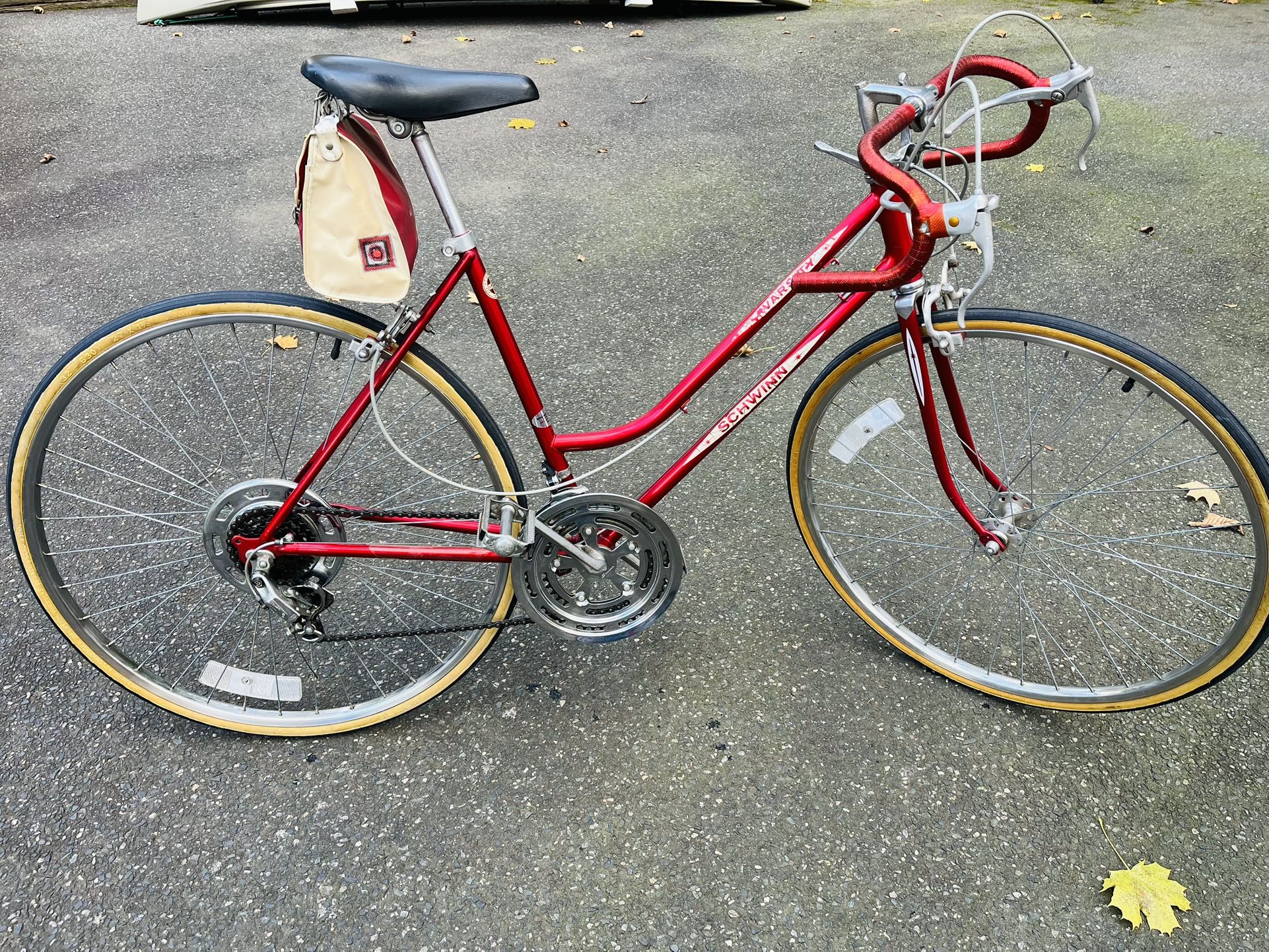 Vintage Chicago Made 1970s Schwinn Varsity Tuned Ready To Ride