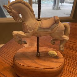 Musical Porcelain Horse Music Box-doesn’t Play Music 