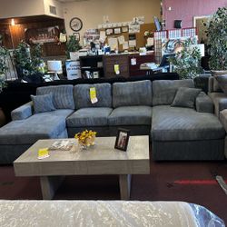 Chaise Sectional 