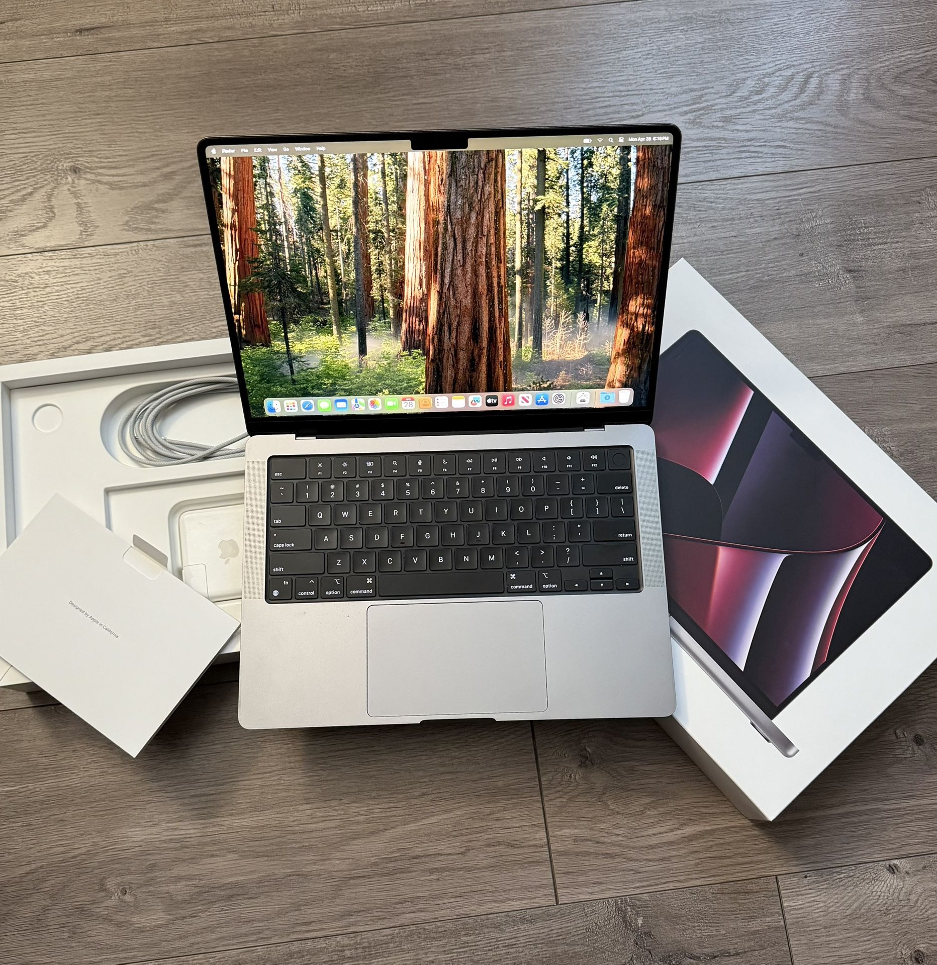 MacBook Pro 14" M2 pro chip Apple Care+
