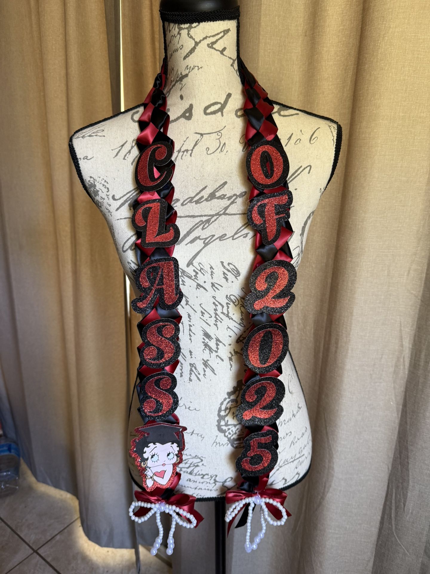 Red And Black Betty Boop 2025 Graduation Lei