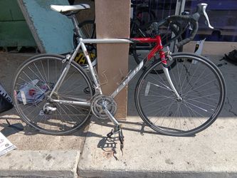 Fuji Roubaix Pro Series Road Bike