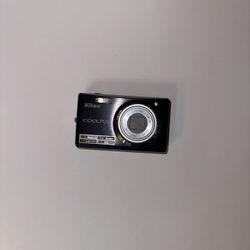 Nikon Coolplx S560 Y2K Camera Vintage