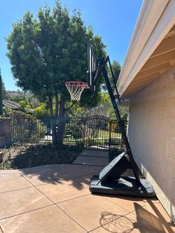 Basketball hoop