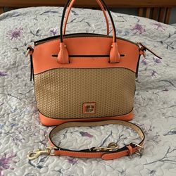 Dooney & Bourke All Leather Domed Satchel in Excellent Condition Like New Retail $429