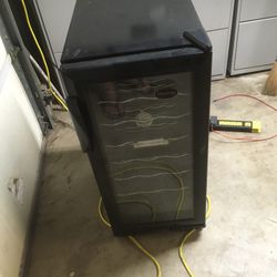 Old vinotemp little wine cellar 60 degrees 2002