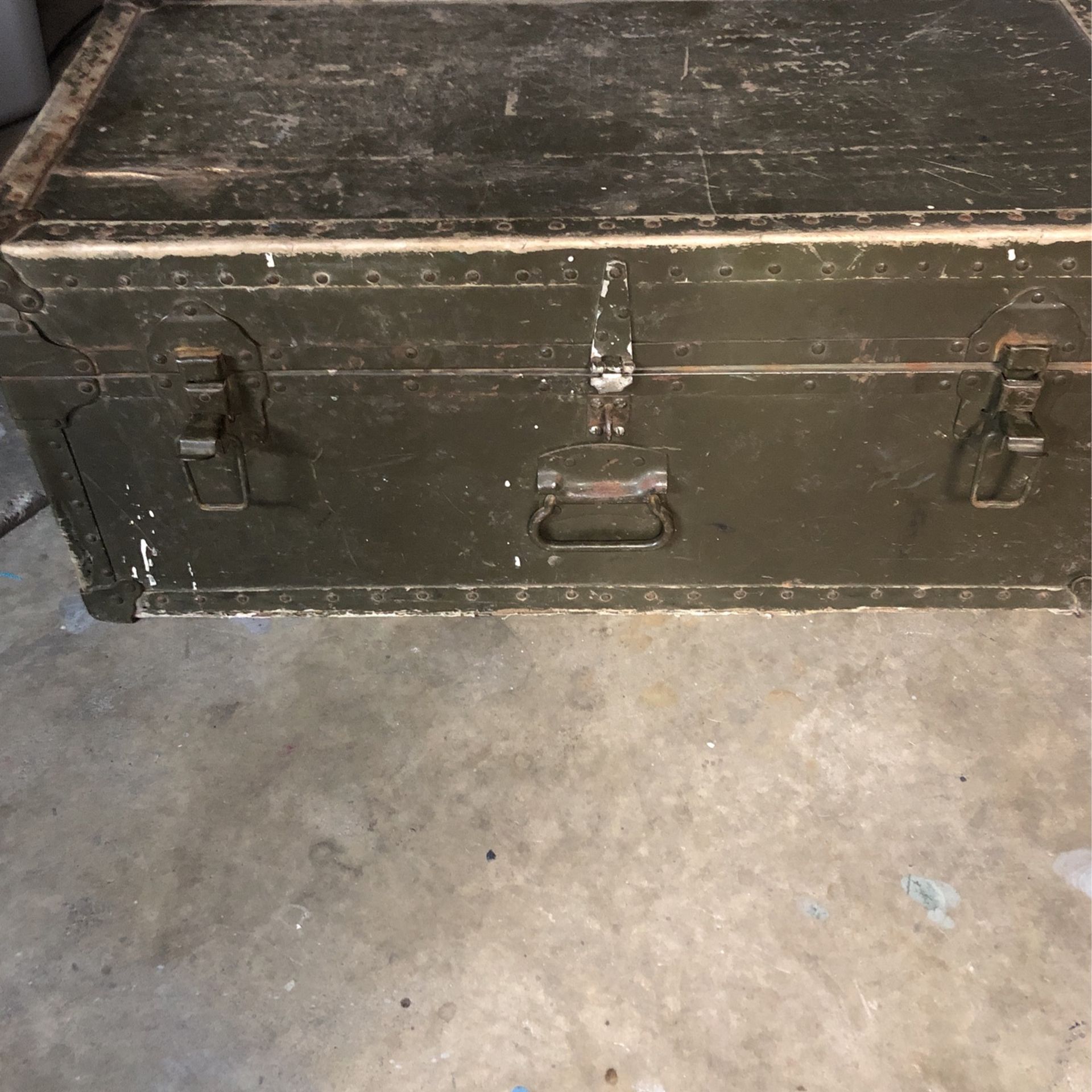 Vintage 1949 Doehler Metal USMC Military Foot Locker Trunk