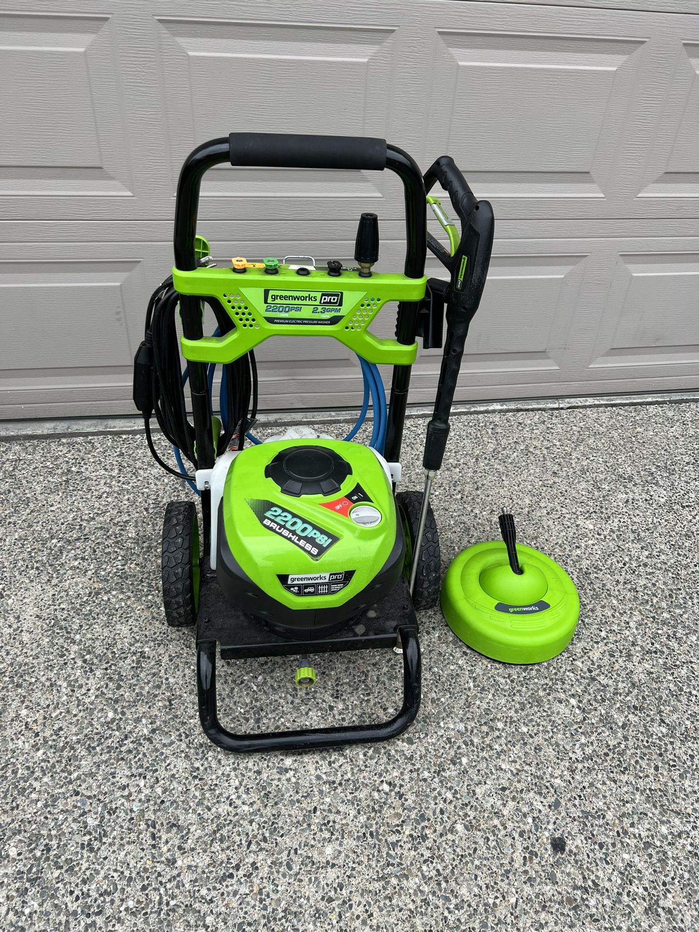 greenworks pro 2200 psi pressure washer