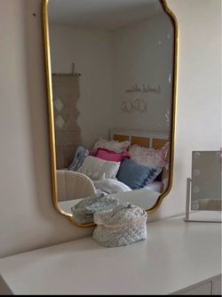 Mirror vanity