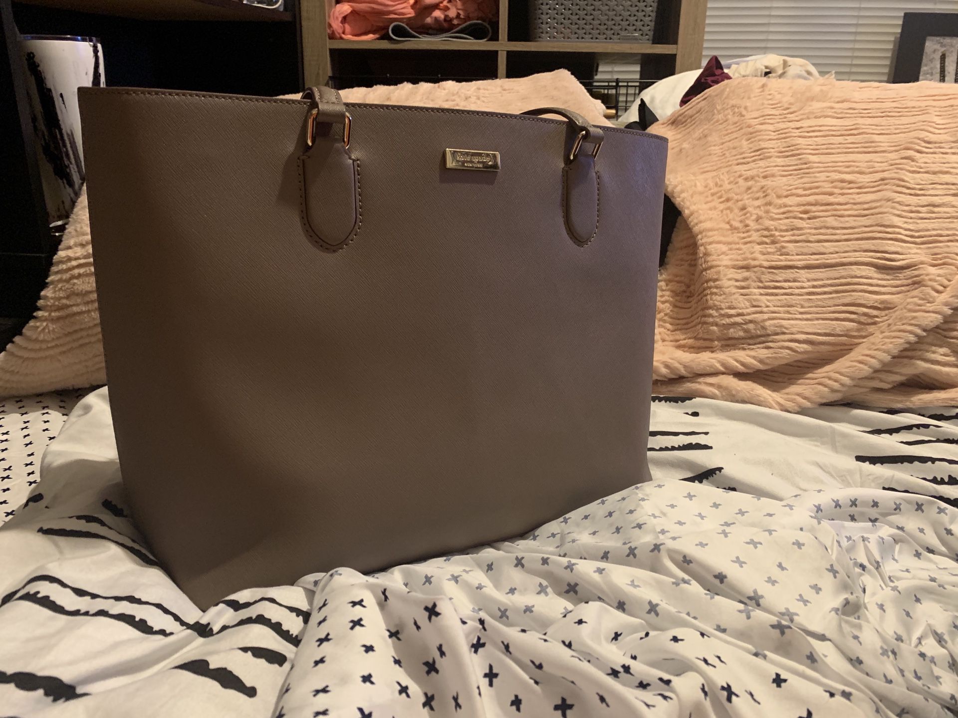 Kate Spade Tote Bag (amazing condition lightly used)